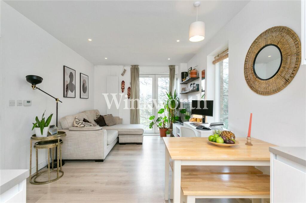 1 bedroom apartment for sale in Apple Tree Road, London, N17
