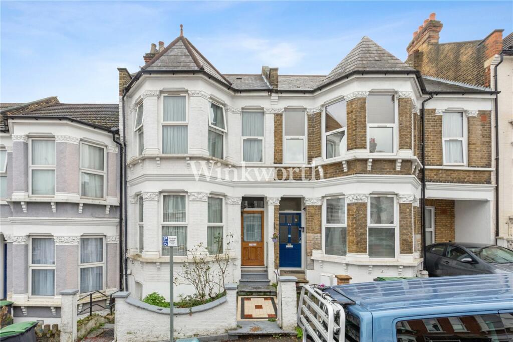 4 bedroom terraced house for sale in Allison Road, London, N8