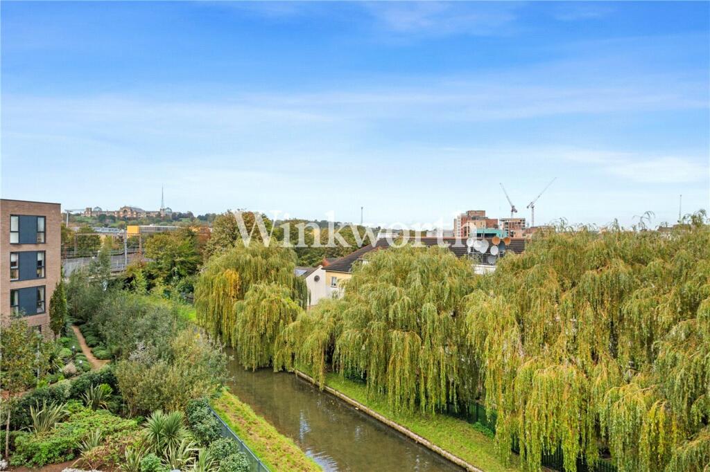 2 bedroom apartment for sale in Hampden Road, London, N8