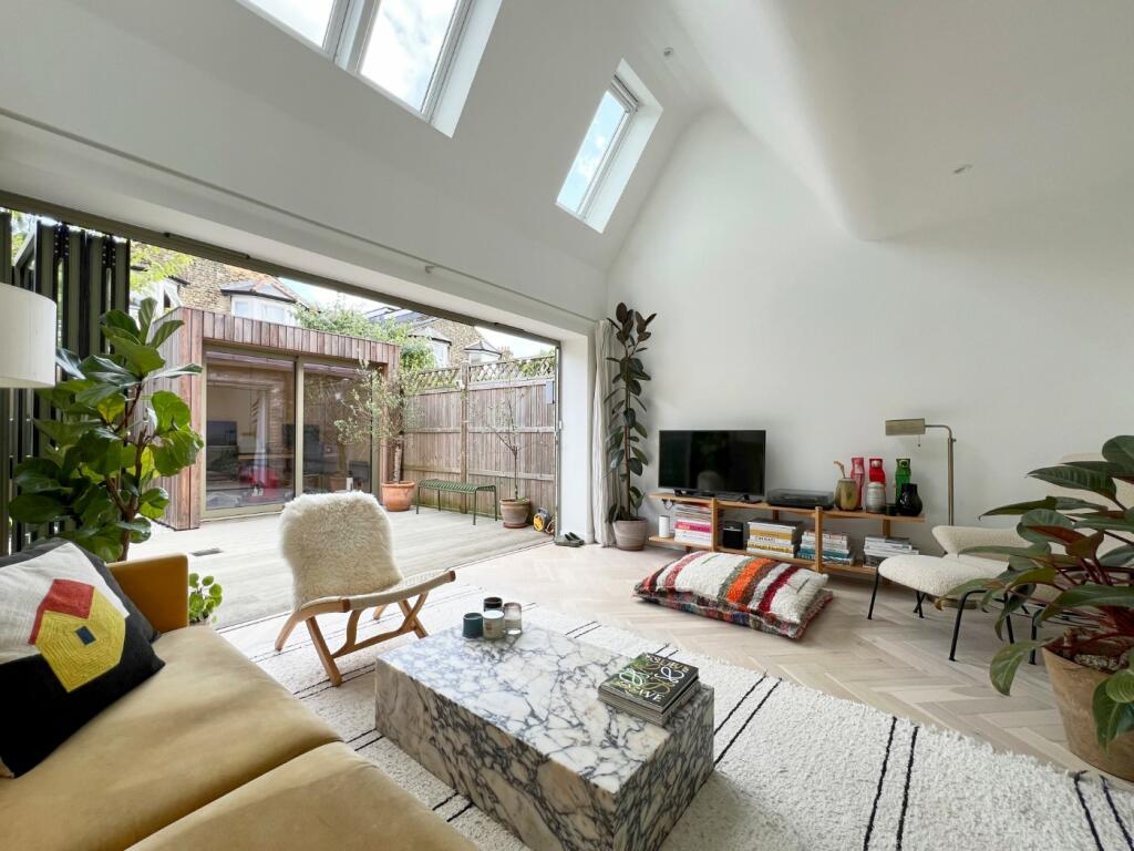 Main image of property: Apple Tree Road, London, N17