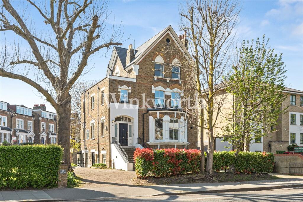 Main image of property: Green Lanes, London, N4