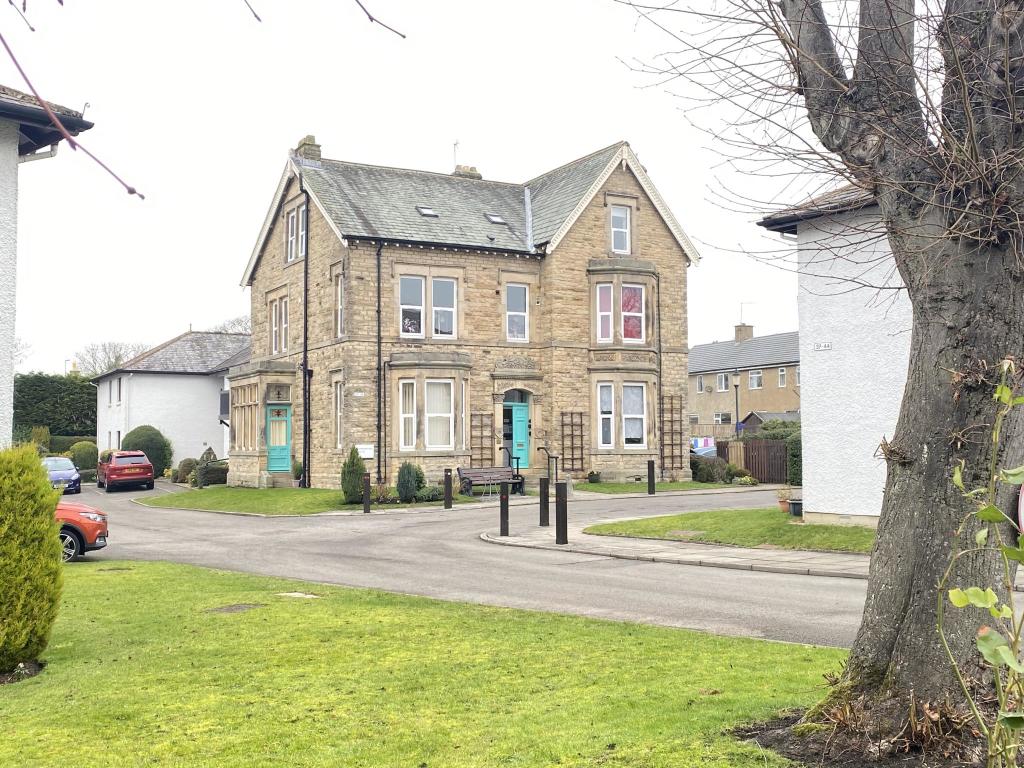 2 bedroom flat for sale in 36 Grove Park, Barnard Castle DL12 8EW , DL12