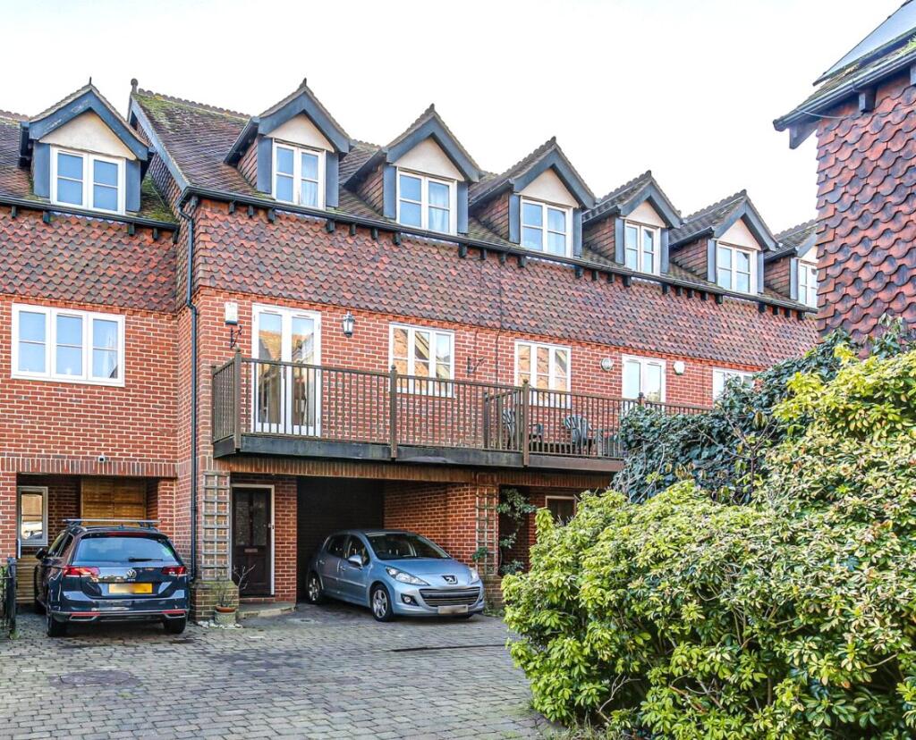 Main image of property: London Road, Westerham, Kent, TN16