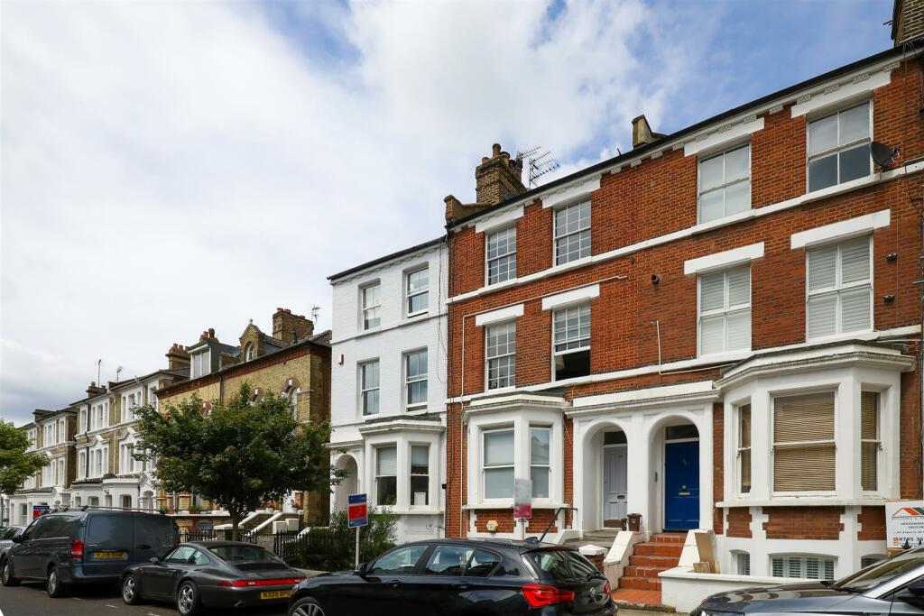 3 bedroom property for sale in Disraeli Road, London, SW15