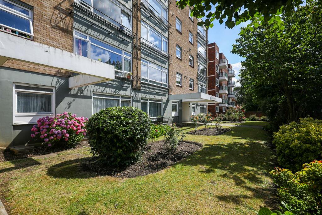 2 bedroom flat for sale in St. John's Avenue, Putney, SW15