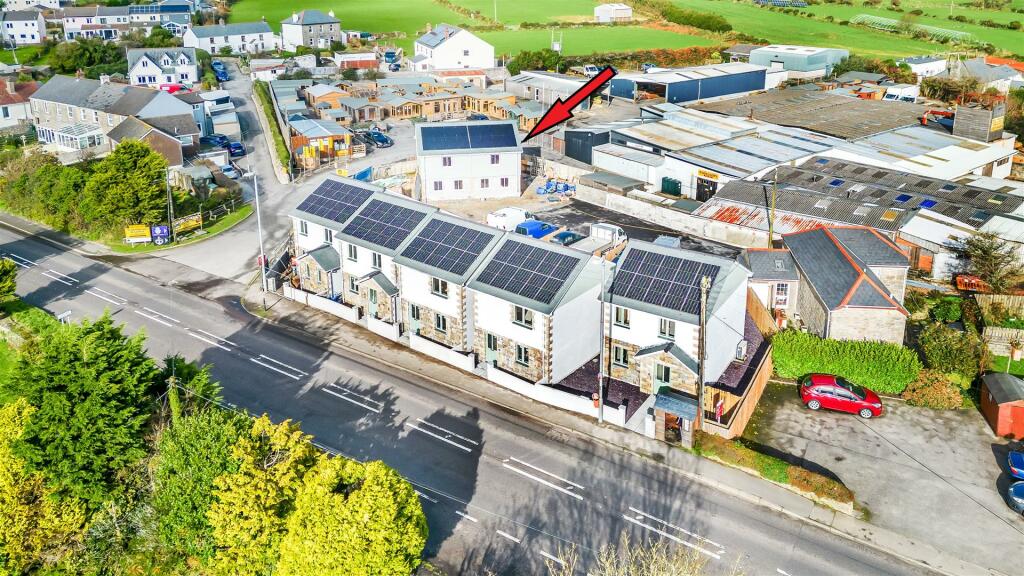 3 bedroom semidetached house for sale in Longdowns, Penryn, TR10