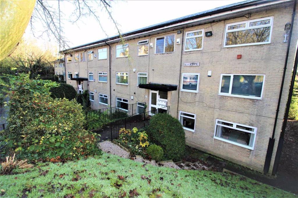 2 bedroom flat for sale in Links View, Hilton Lane, Prestwich, M25