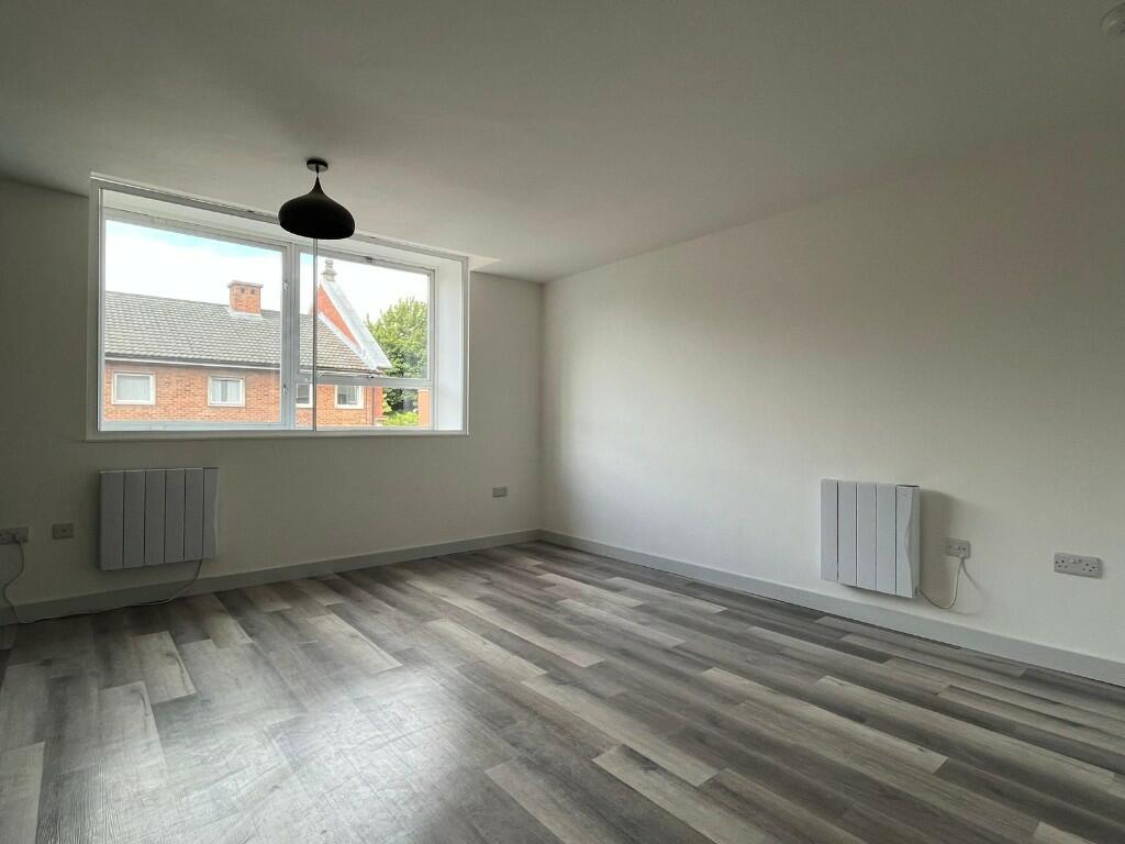 Main image of property: Flat 6 West Bars, Chesterfield, Derbyshire, S40