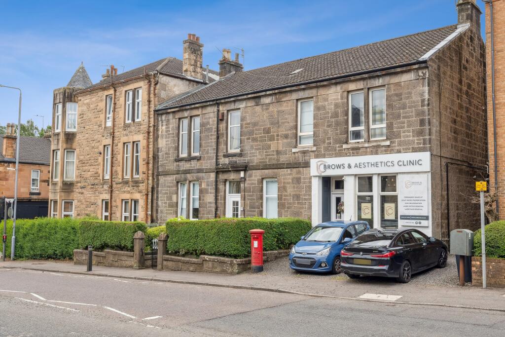 2 bedroom flat for sale in Busby Road, Clarkston, East Renfrewshire