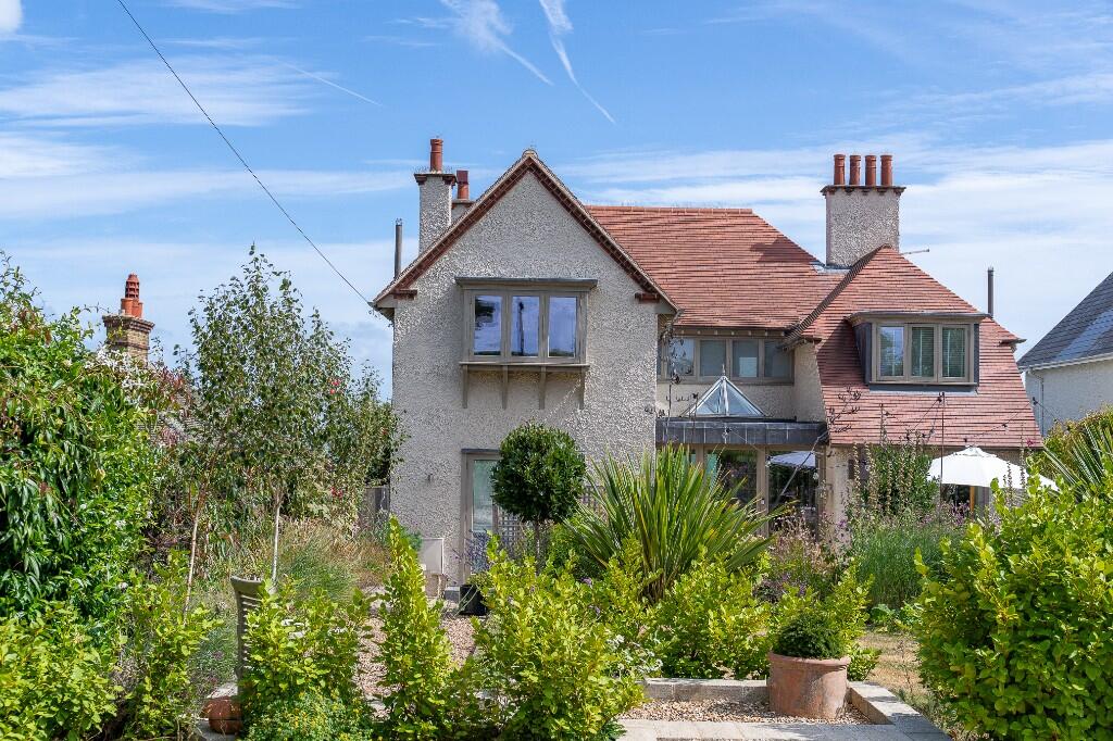 Main image of property: KINGSDOWN, DEAL