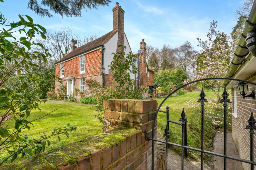 5 bedroom detached house for sale in Rye Road, Hawkhurst, TN18