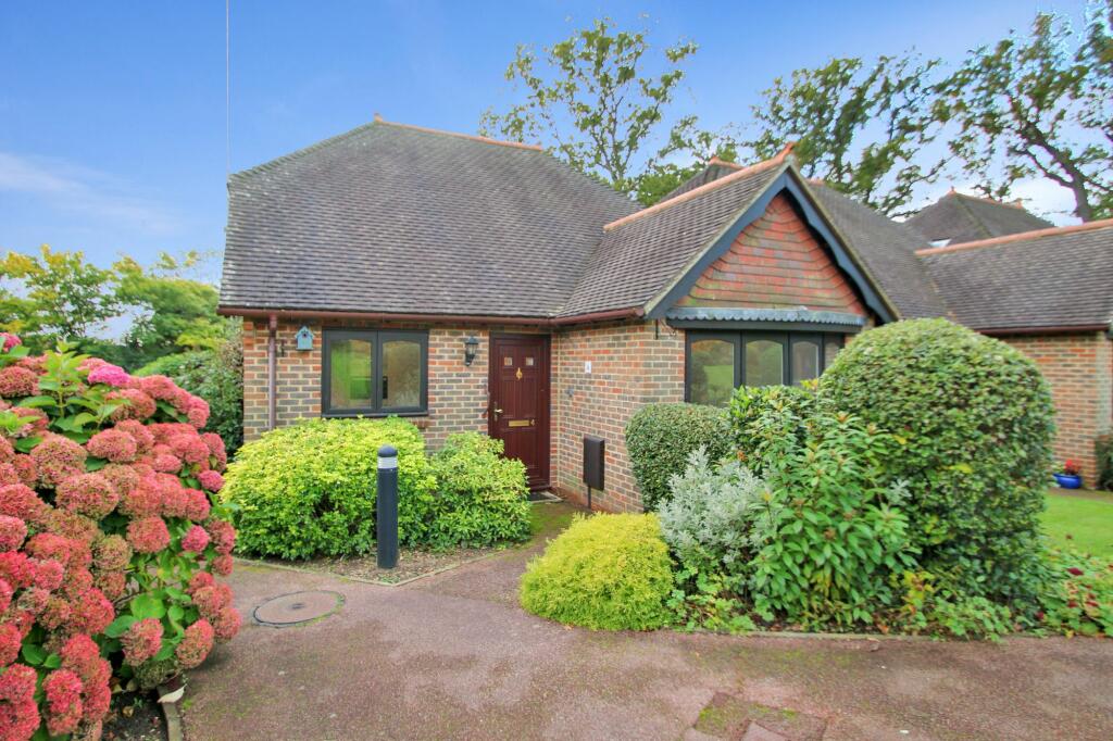 2 bedroom terraced bungalow for sale in Highgate Hill, Hawkhurst, TN18