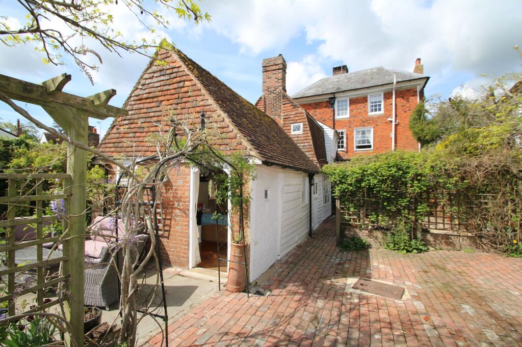 Main image of property: 9 West Cross, Tenterden, TN30