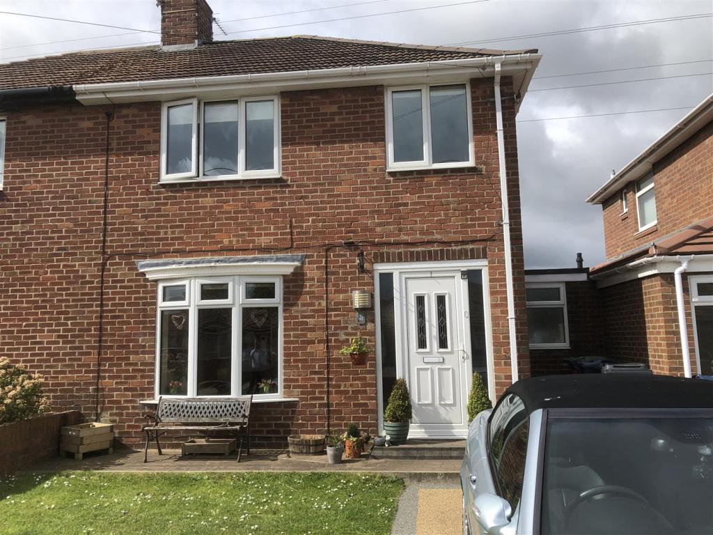 3 bedroom semidetached house for sale in West Drive, Cleadon Village