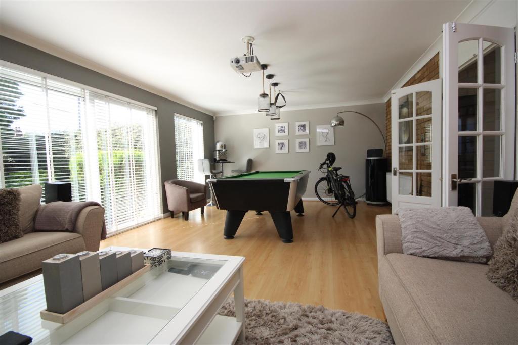 3 bedroom detached house for sale in Whitburn Road, Cleadon Village