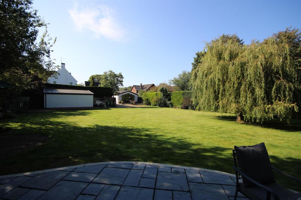 3 bedroom detached house for sale in Whitburn Road, Cleadon Village