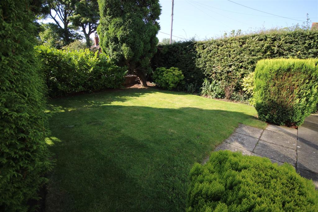 3 bedroom detached house for sale in Whitburn Road, Cleadon Village