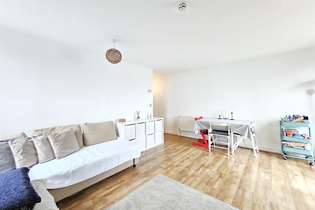 Main image of property: Tideslea Tower, Greenwich, SE28