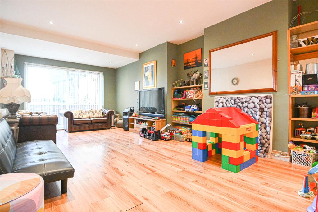 5 bedroom semidetached house for sale in Hadzor Road, Oldbury, West