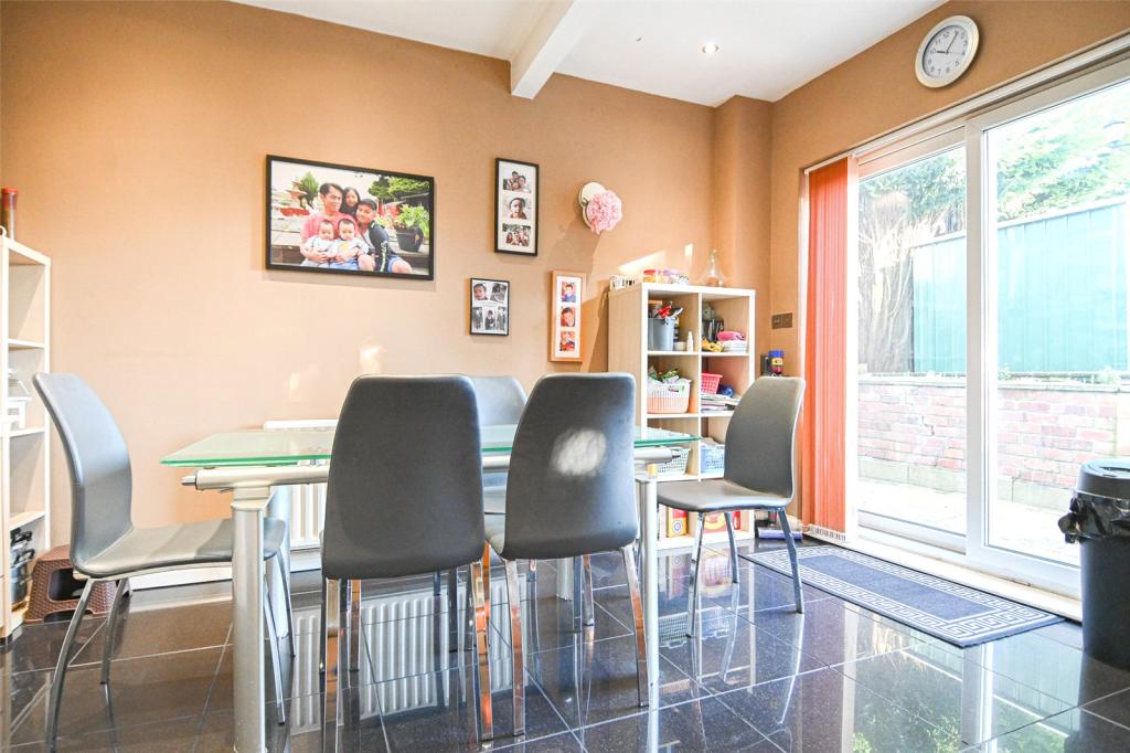 5 bedroom semidetached house for sale in Hadzor Road, Oldbury, West