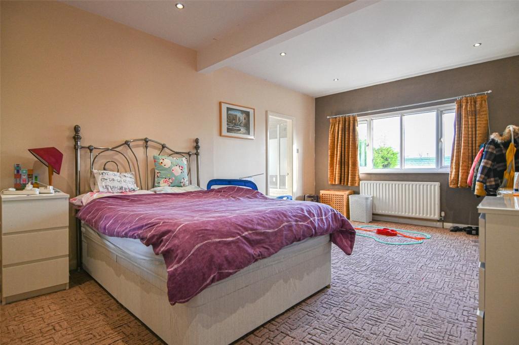 5 bedroom semidetached house for sale in Hadzor Road, Oldbury, West