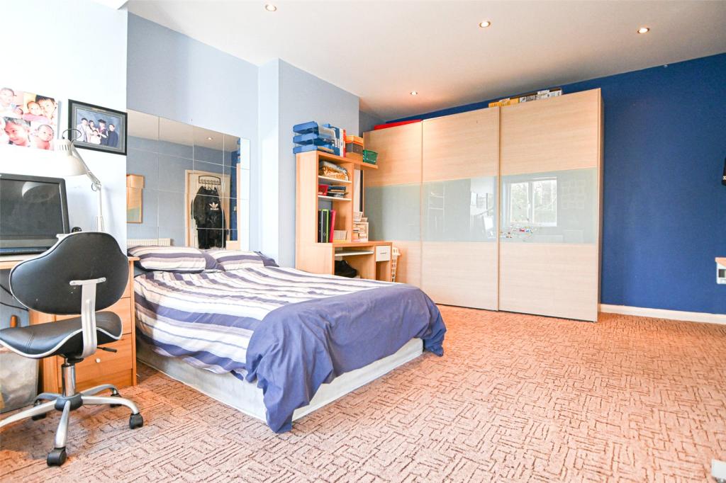 5 bedroom semidetached house for sale in Hadzor Road, Oldbury, West