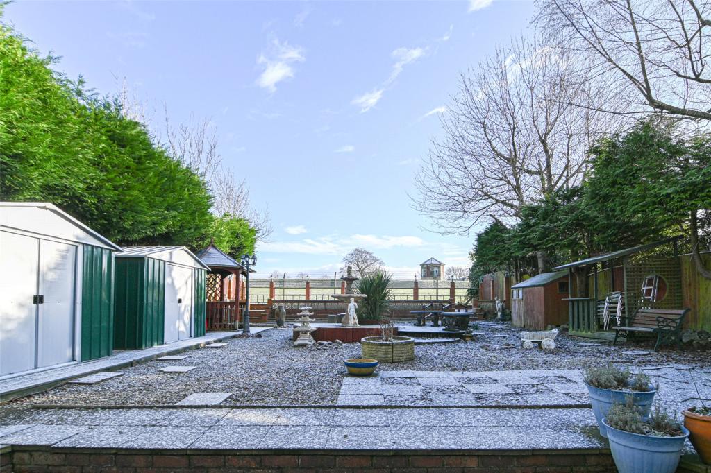 5 bedroom semidetached house for sale in Hadzor Road, Oldbury, West