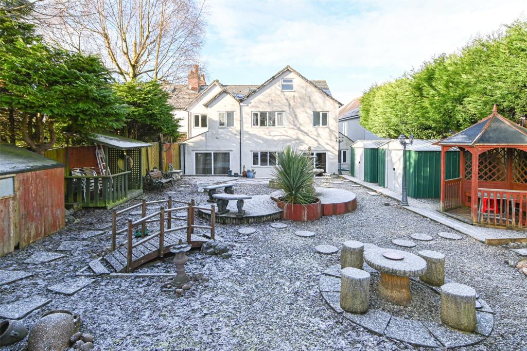 5 bedroom semidetached house for sale in Hadzor Road, Oldbury, West