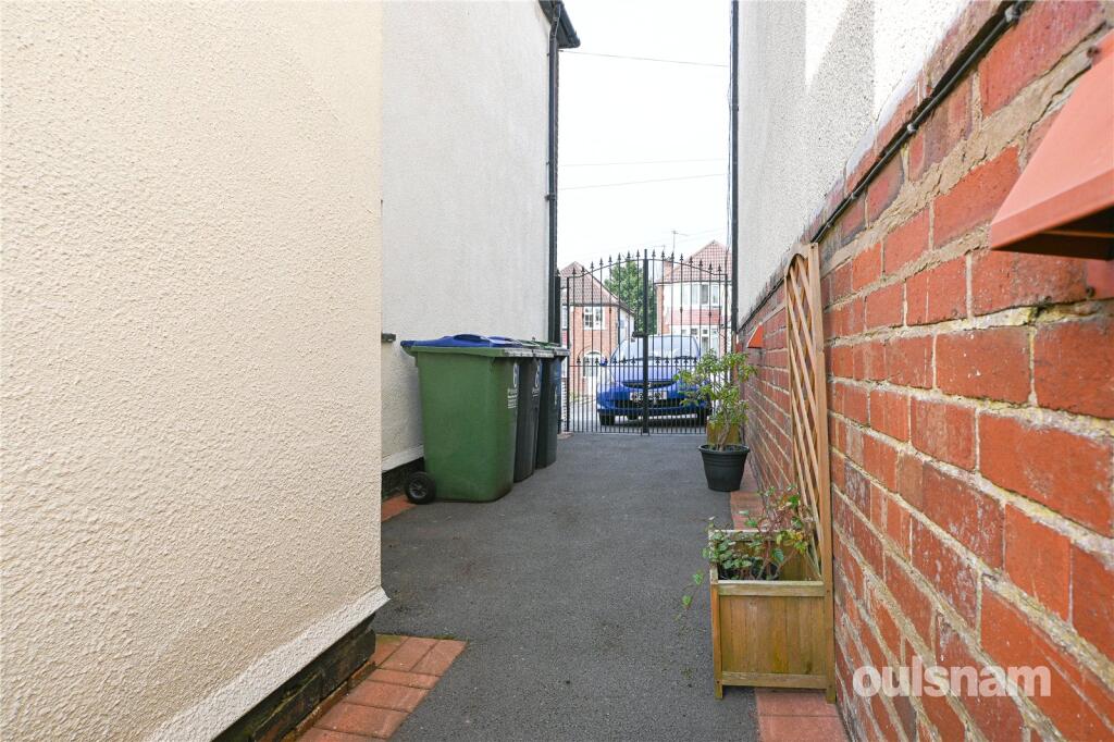 Additional property image - Sandfields Road, Oldbury, West Midlands, B68