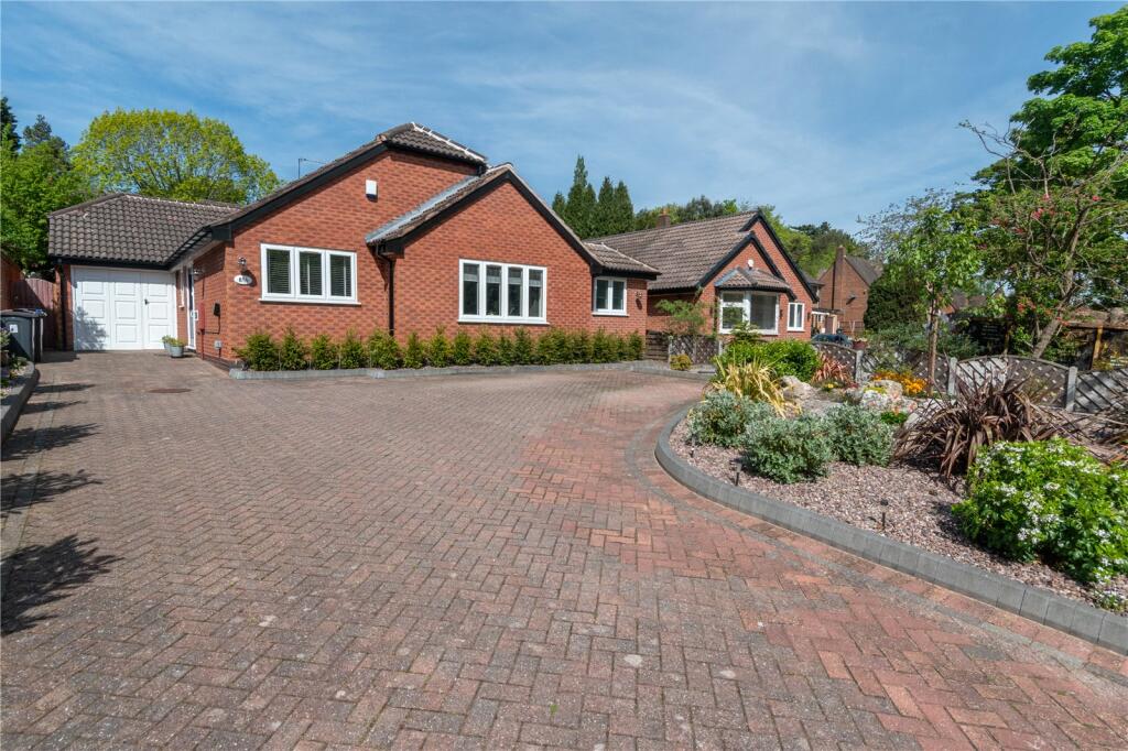3 bedroom bungalow for sale in Moorcroft Road, Moseley, Birmingham, B13