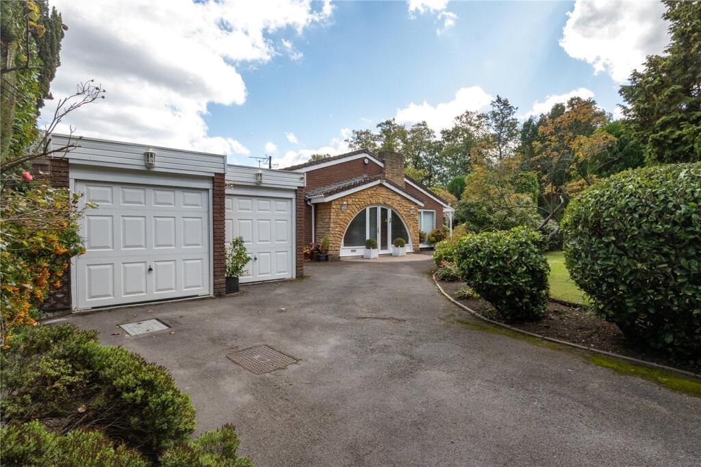 Main image of property: Moor Green Lane, Moseley, Birmingham, B13
