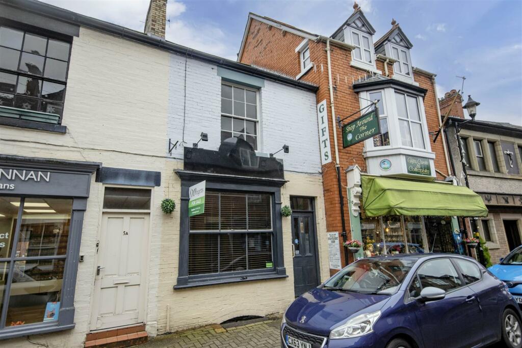 1 bedroom property for sale in Oak Street, Llangollen, LL20