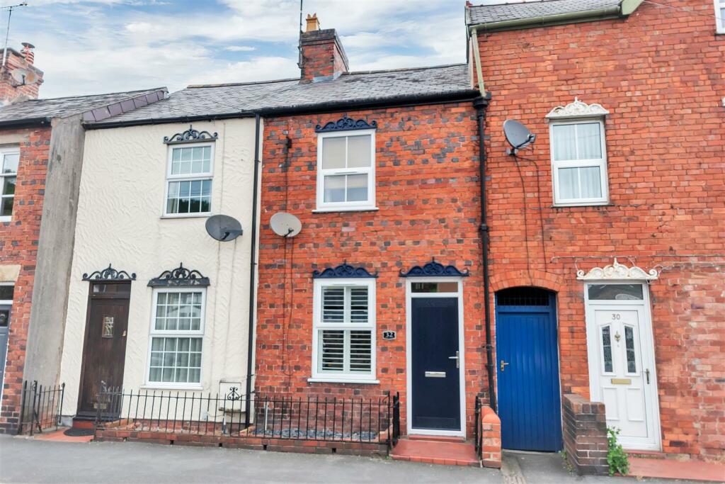1 bedroom terraced house for sale in Market Street, Llangollen, LL20