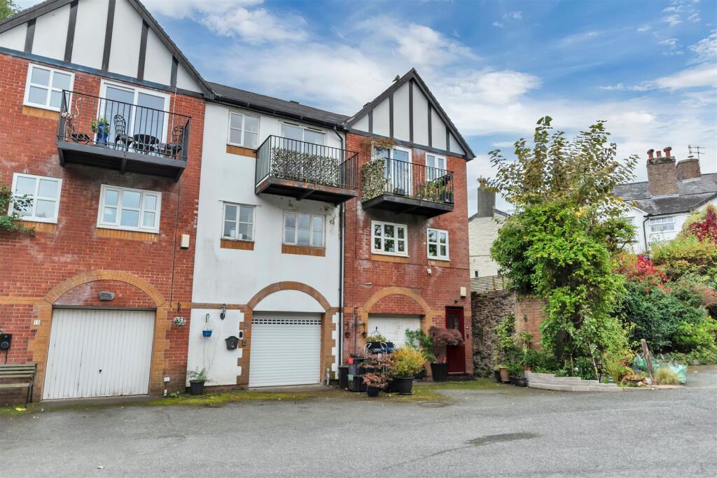 Main image of property: Llys Y Barcty, Llangollen