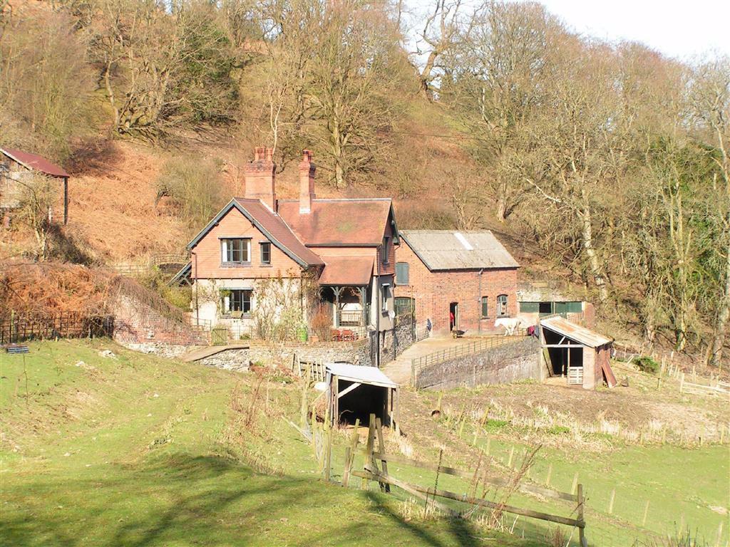 3 bedroom detached house for sale in Vivod, Llangollen, LL20