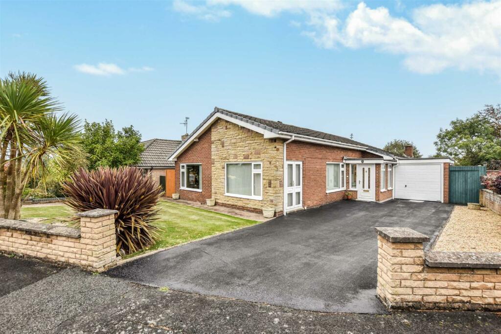 4 bedroom detached bungalow for sale in Ffordd Elan, Off Box Lane, Wrexham, LL12