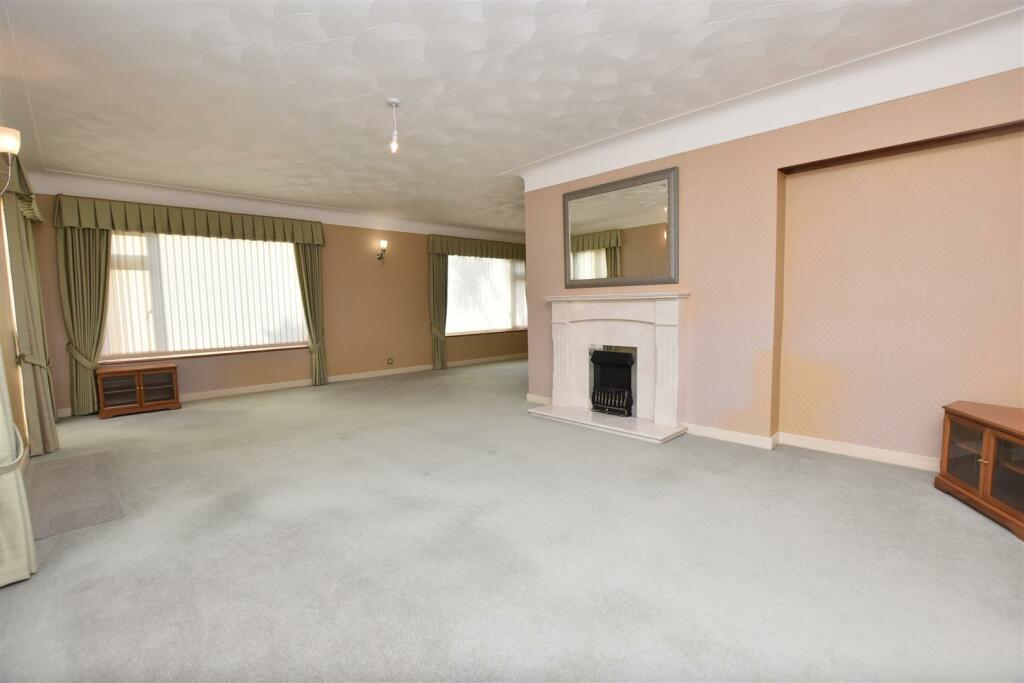 4 bedroom detached bungalow for sale in Ffordd Elan, Off Box Lane, Wrexham, LL12