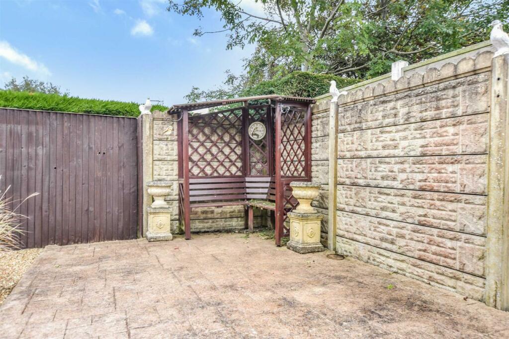4 bedroom detached bungalow for sale in Ffordd Elan, Off Box Lane