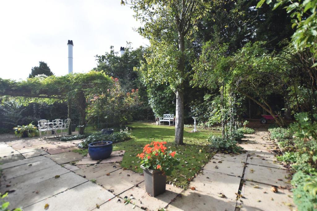 3 bedroom detached bungalow for sale in Bryn Lane, Ridley Wood, Wrexham