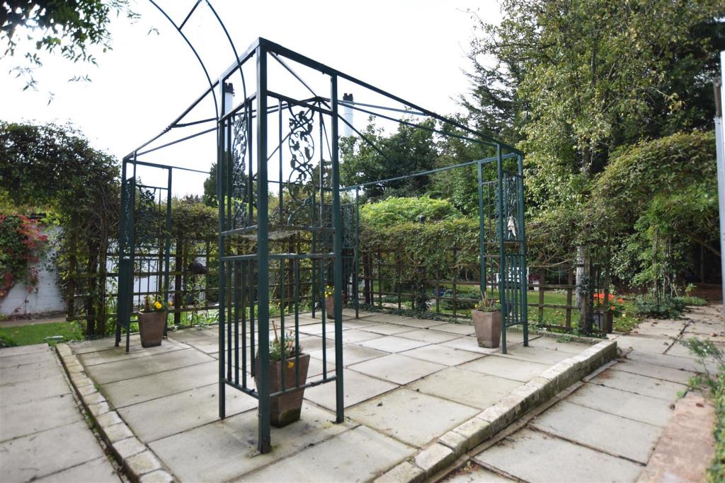 3 bedroom detached bungalow for sale in Bryn Lane, Ridley Wood, Wrexham