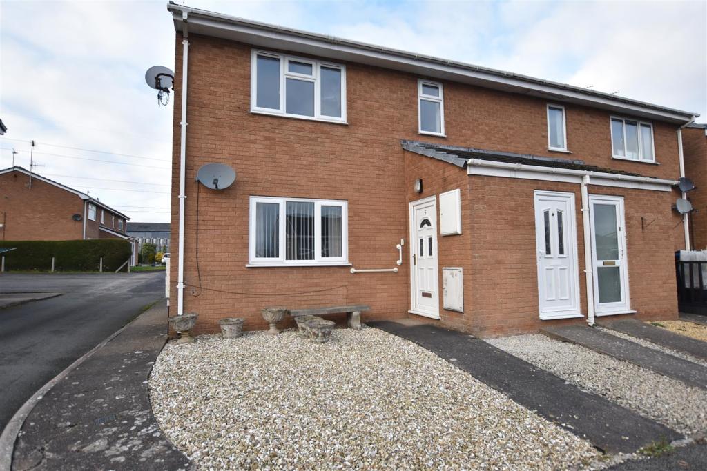 1 bedroom apartment for sale in Aldergrove Place, Coedpoeth, Wrexham, LL11