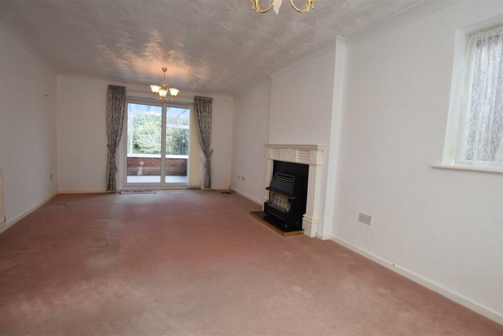 3 bedroom detached bungalow for sale in Old Hall Close, Rhostyllen