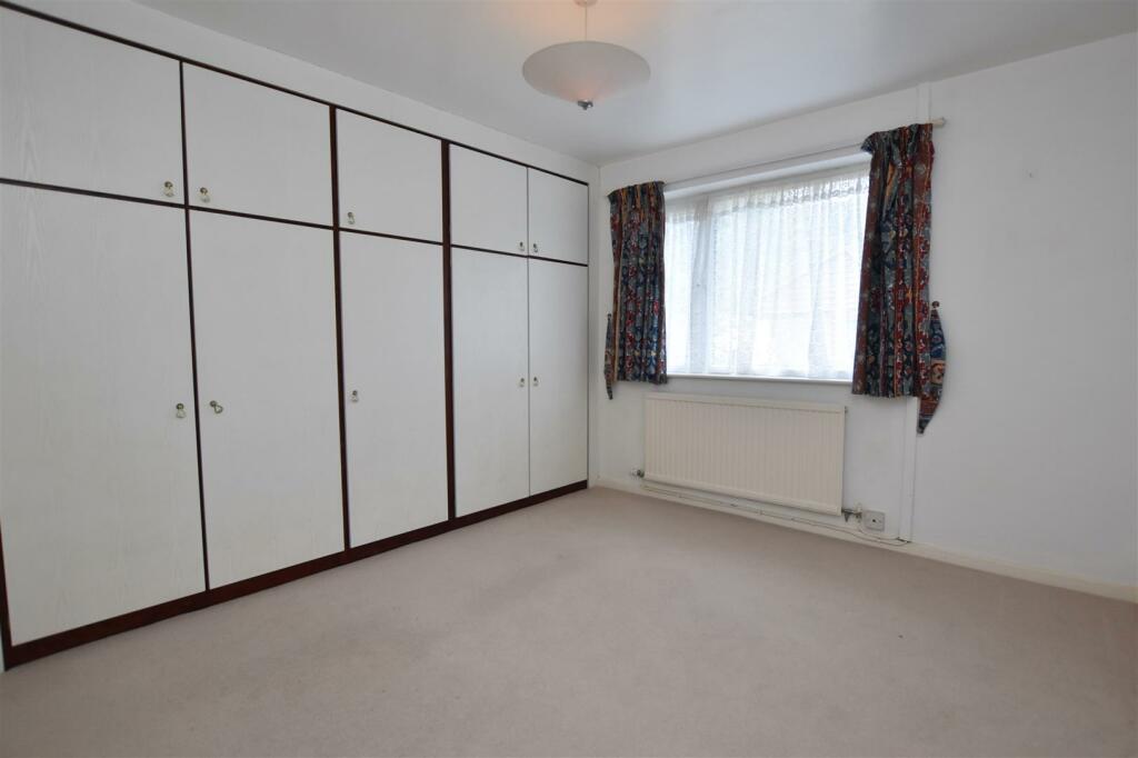 3 bedroom detached bungalow for sale in Old Hall Close, Rhostyllen