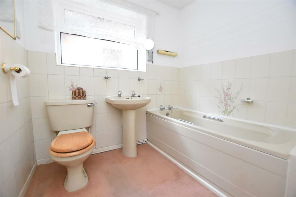 3 bedroom detached bungalow for sale in Old Hall Close, Rhostyllen