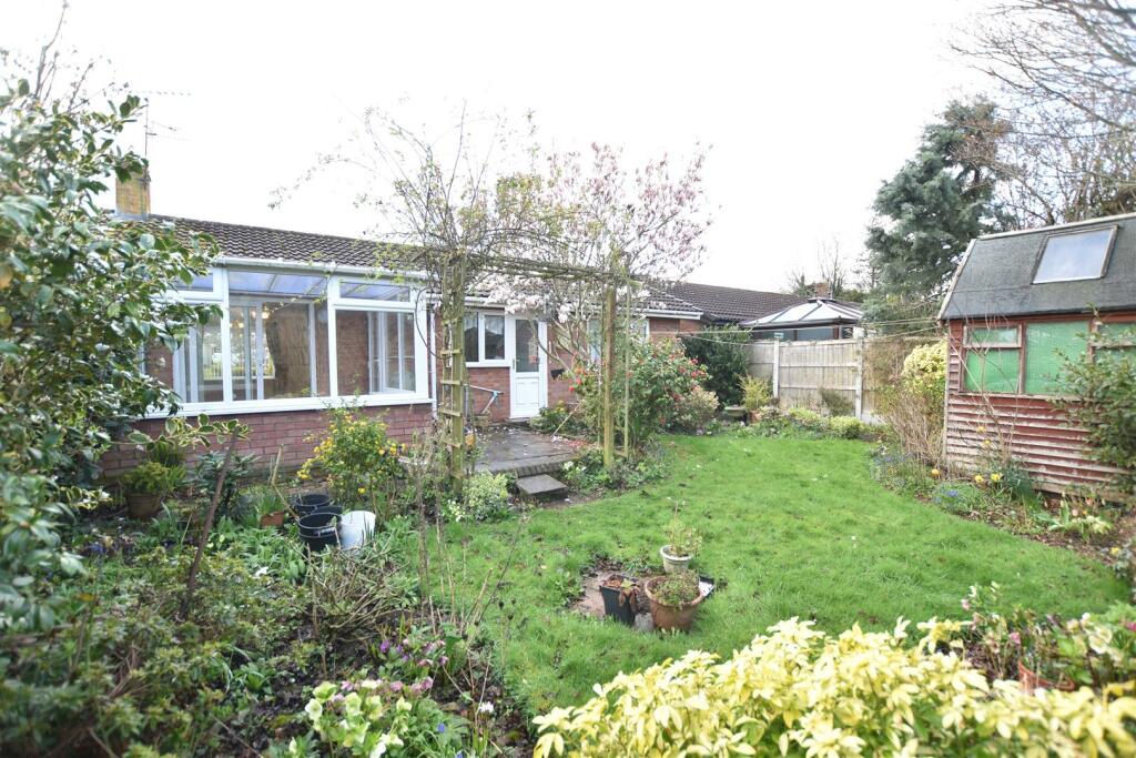 3 bedroom detached bungalow for sale in Old Hall Close, Rhostyllen