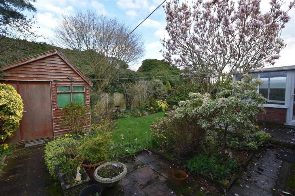 3 bedroom detached bungalow for sale in Old Hall Close, Rhostyllen