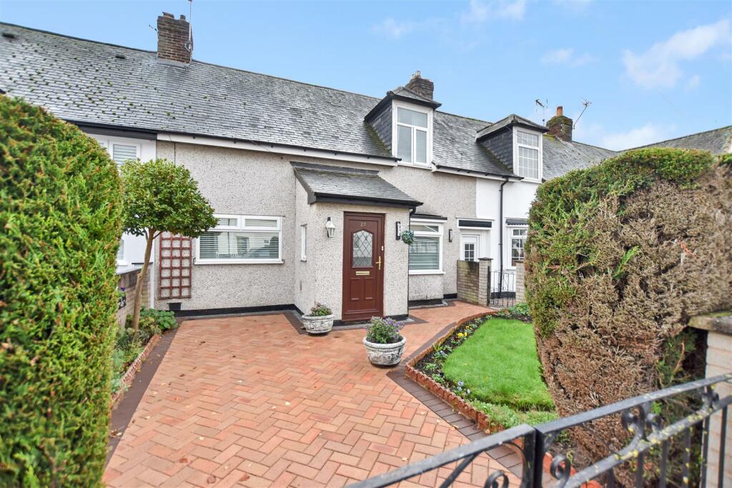 2 bedroom mews property for sale in Ael Y Bryn, Garden Village, Wrexham