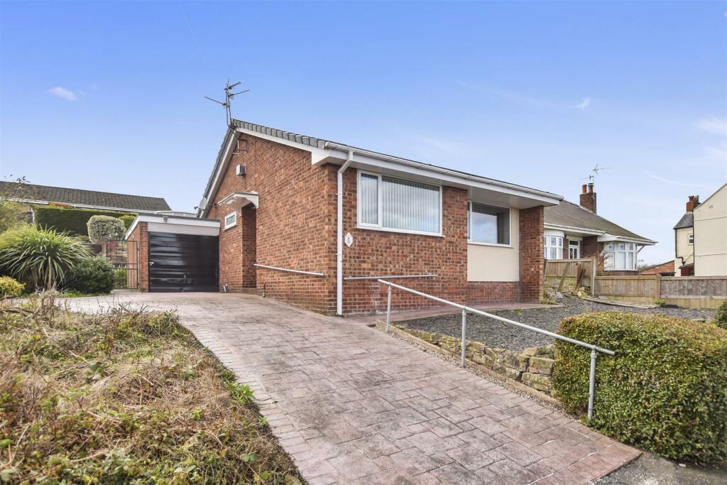 2 bedroom detached bungalow for sale in Bottom Road, Summerhill
