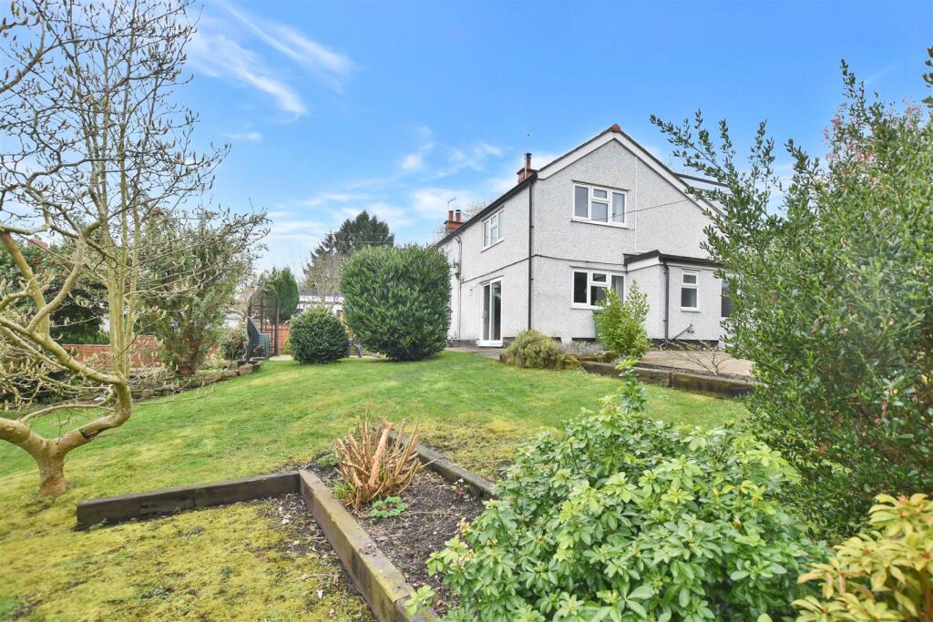 3 bedroom semidetached house for sale in Pool Road, Ponciau, Wrexham, LL14