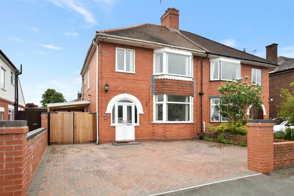 3 bedroom semidetached house for sale in Westminster Drive, Wrexham, LL12
